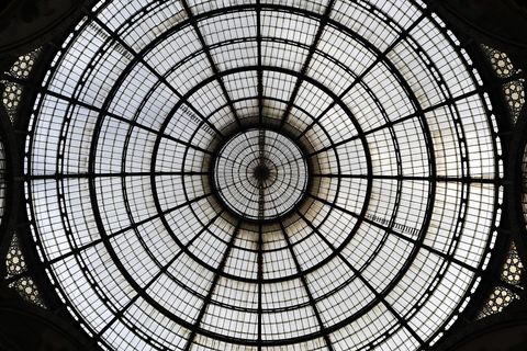 La cupola di vetro della Galleria Vittorio Emanuele II a Milano